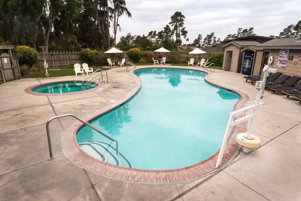 Cambria Pines Lodge pool and hot tub