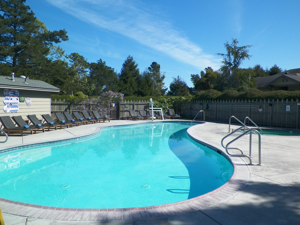 Cambria pines lodge pool